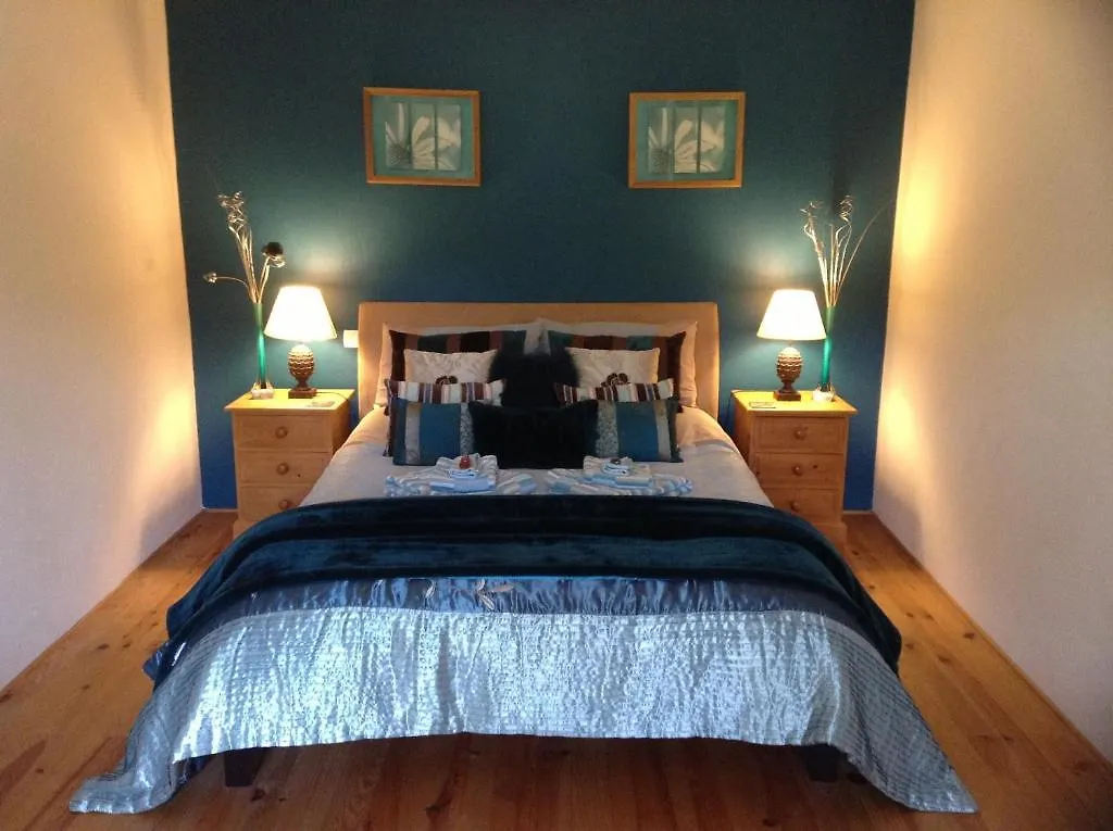Tranquil Waters Bed & Breakfast Chateauneuf-du-Faou