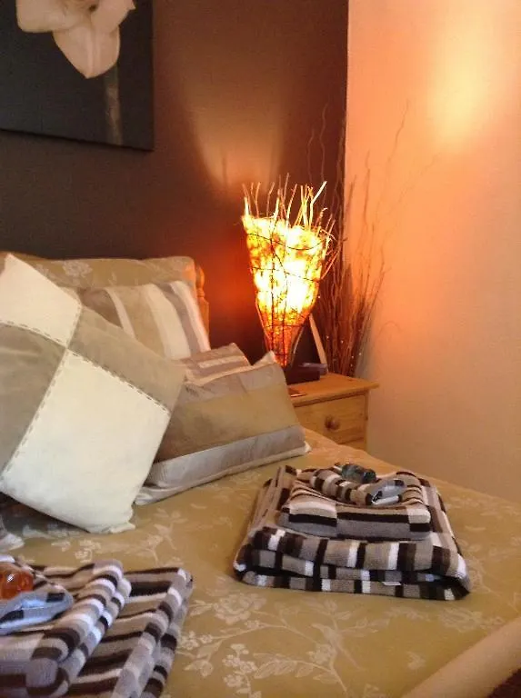 Tranquil Waters Bed & Breakfast Chateauneuf-du-Faou